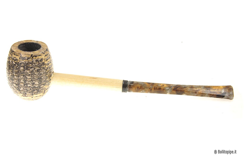 The Tiberius  Corn Cob pipe