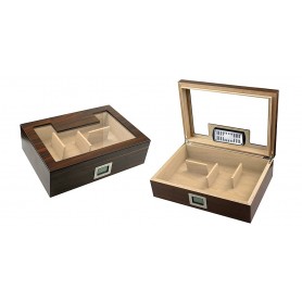 Humidor with glass and magnetic dividers